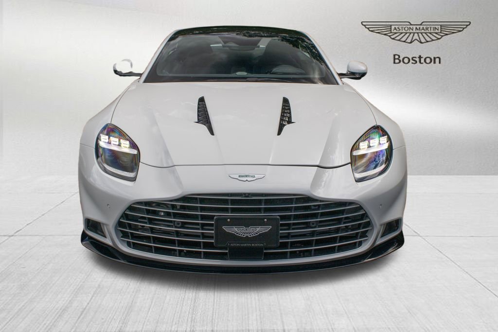 New 2025 Aston Martin Vanquish image 2