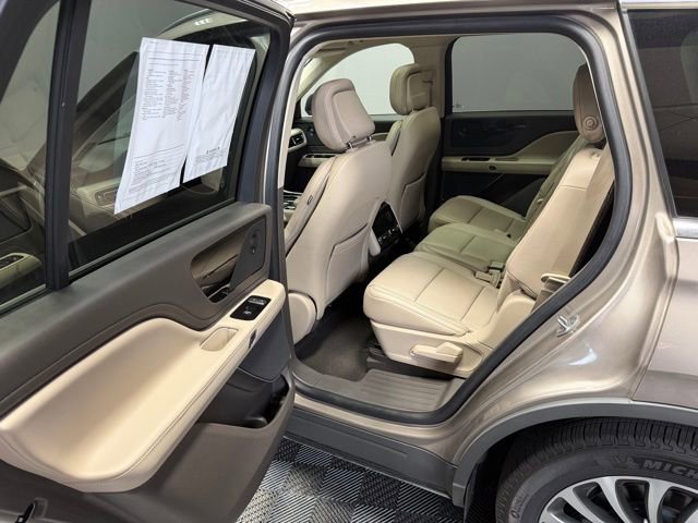 Used 2020 Lincoln Aviator Reserve w/ Equipment Group 201A image 15