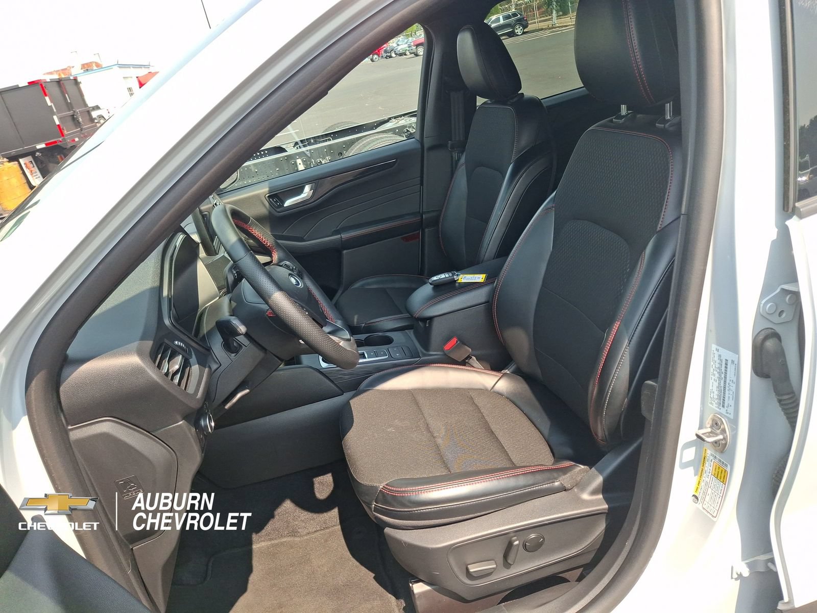 Used 2025 Ford Escape ST-Line Select AWD/4WD image 17