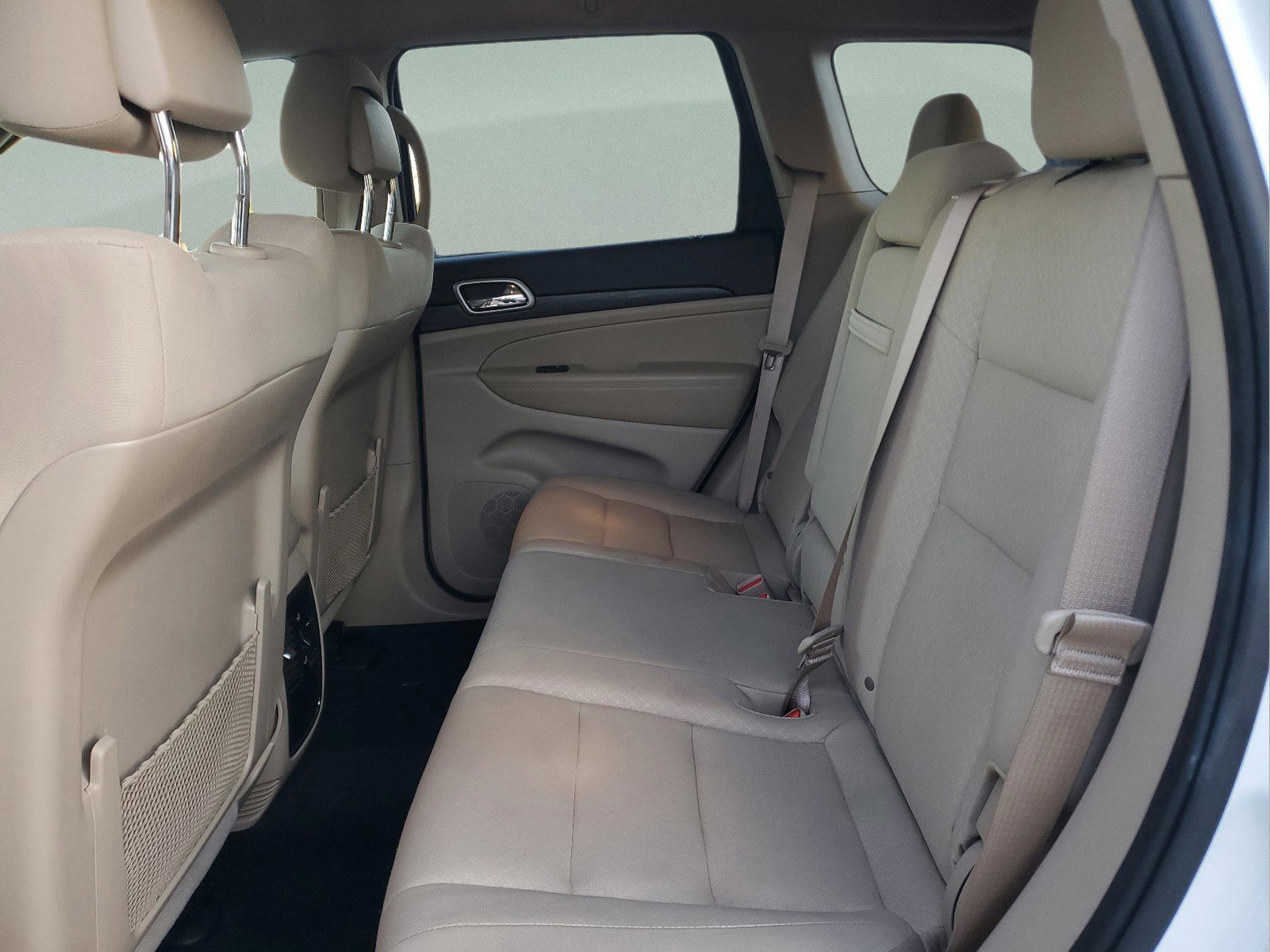 Certified 2022 Jeep Grand Cherokee Laredo E image 10