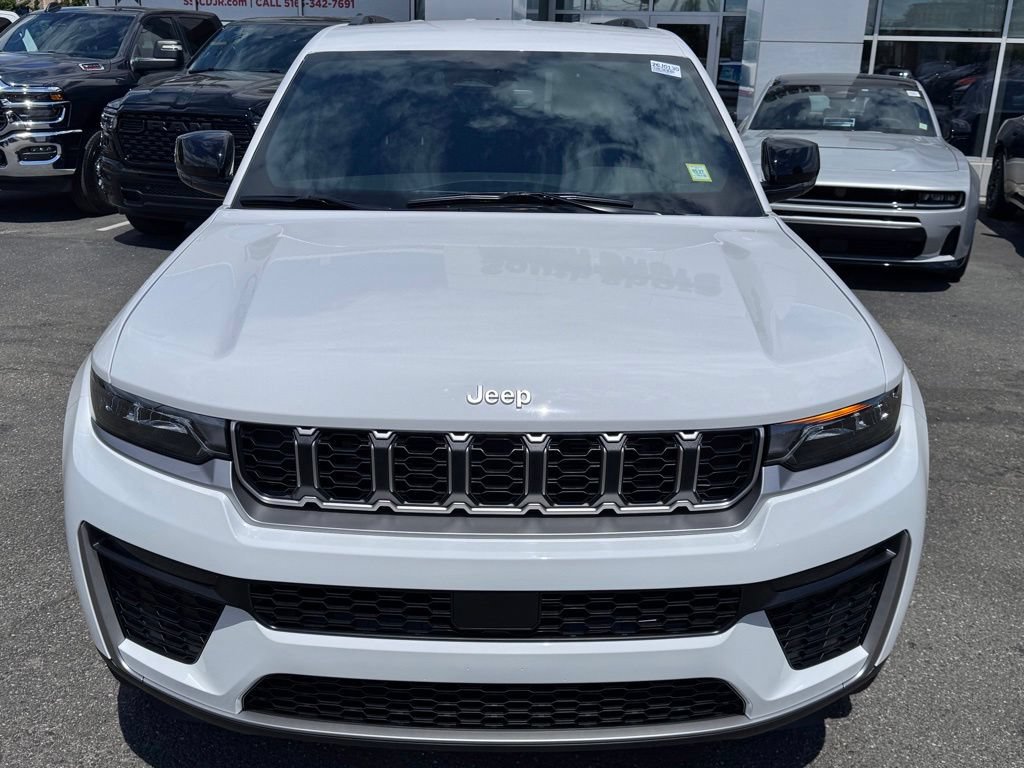 New 2026 Jeep Grand Cherokee Limited AWD/4WD image 2