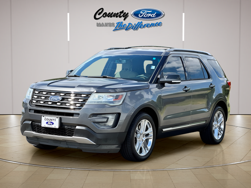 Used 2016 Ford Explorer XLT w/ Equipment Group 201A FWD image 2