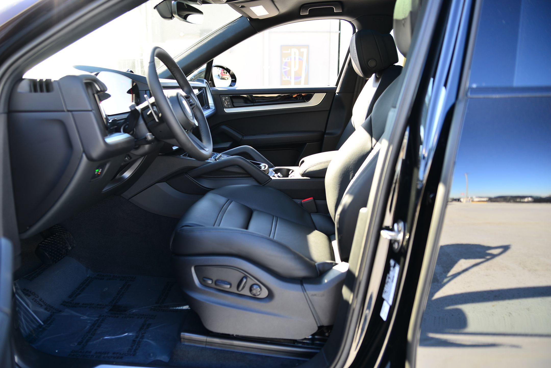 Certified 2026 Porsche Cayenne Coupe image 5