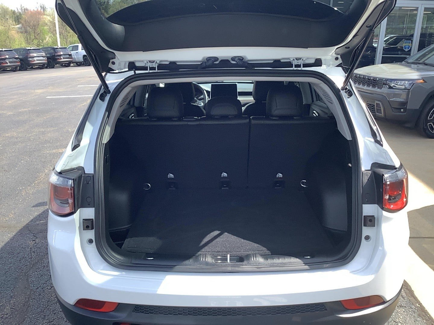 Certified 2022 Jeep Compass Trailhawk w/ Trailhawk Convenience Group AWD/4WD image 5