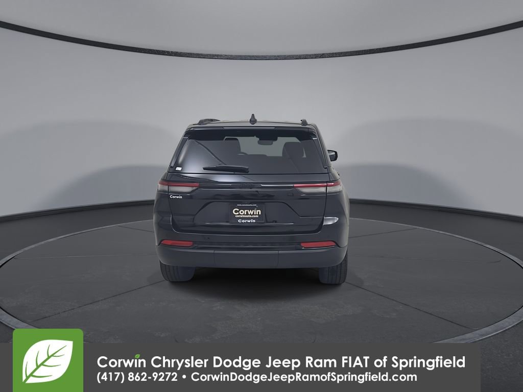 Used 2023 Jeep Grand Cherokee Altitude image 13