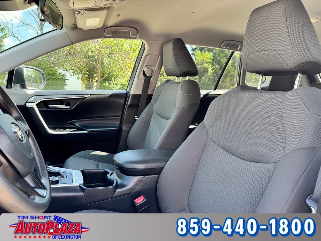 Used 2025 Toyota RAV4 XLE AWD/4WD image 39