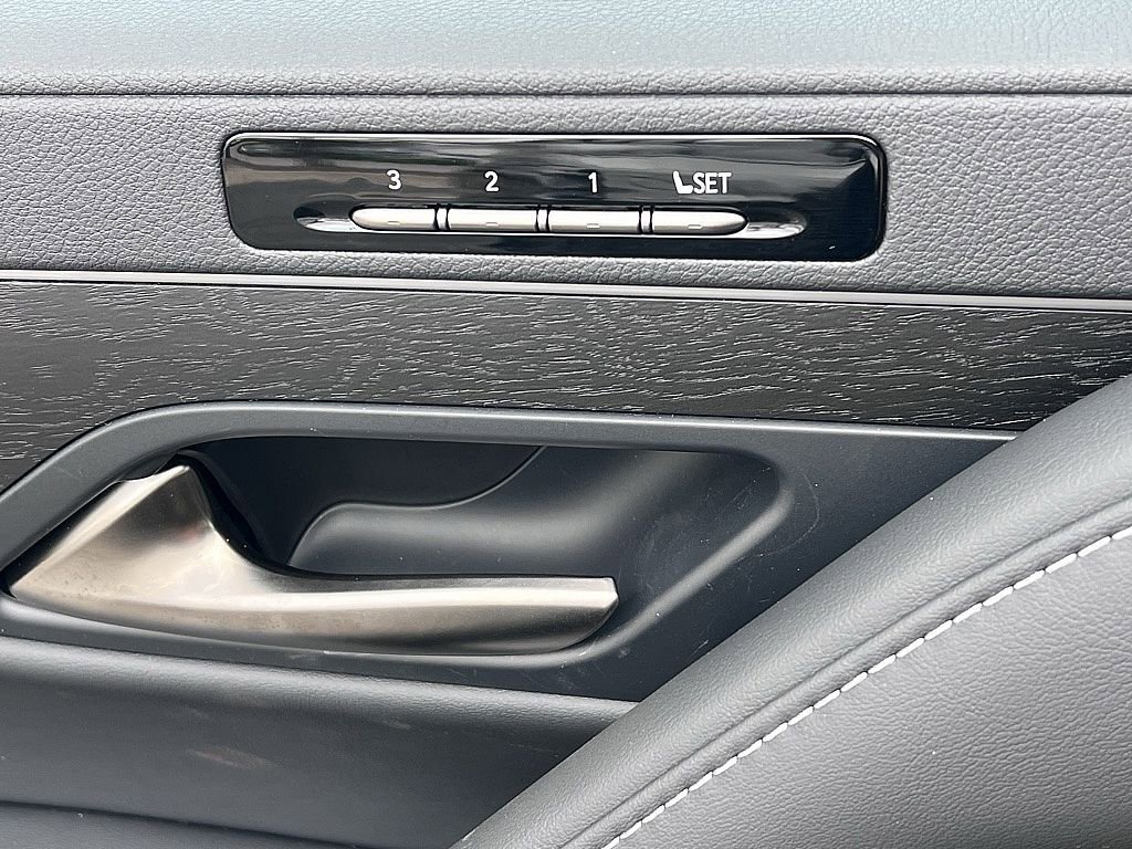 New 2026 Lexus LX 700h Luxury image 14