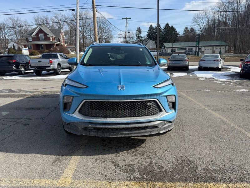 Used 2025 Buick Encore GX Sport Touring w/ Comfort Package image 2