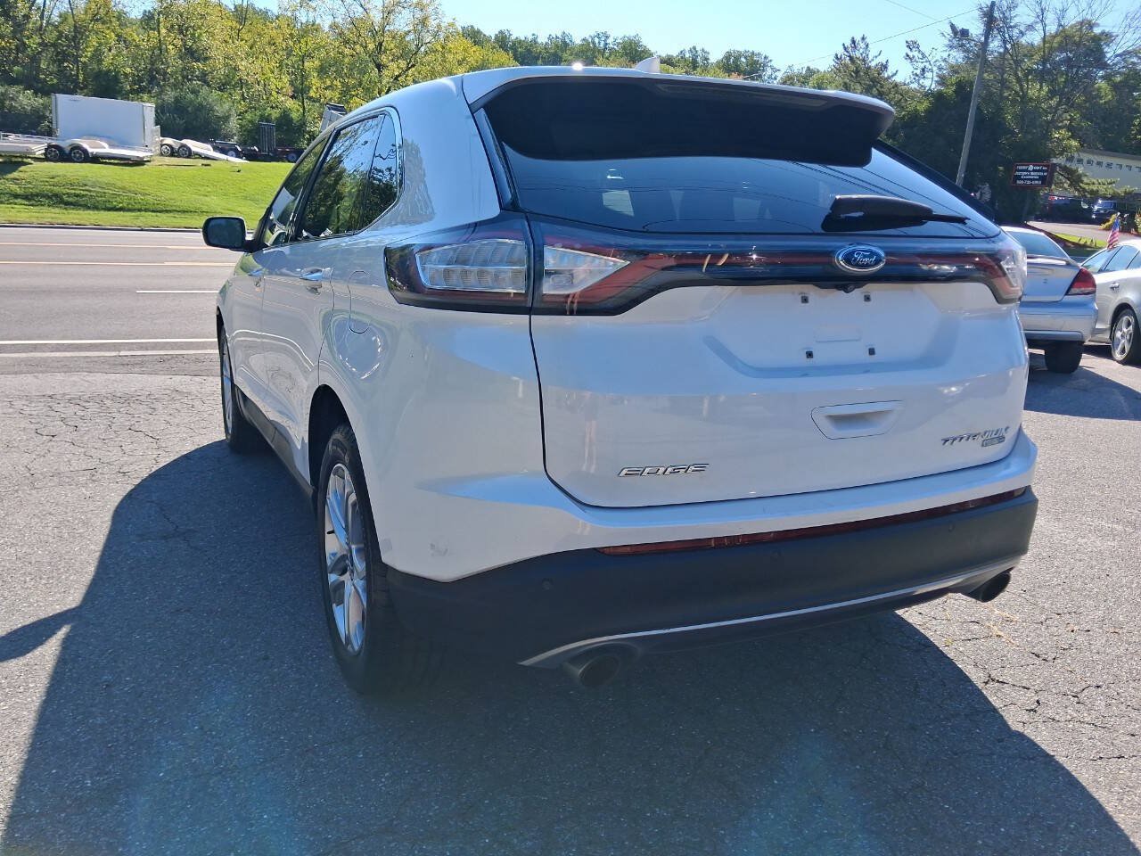 Used 2017 Ford Edge Titanium w/ Technology Package AWD/4WD image 12