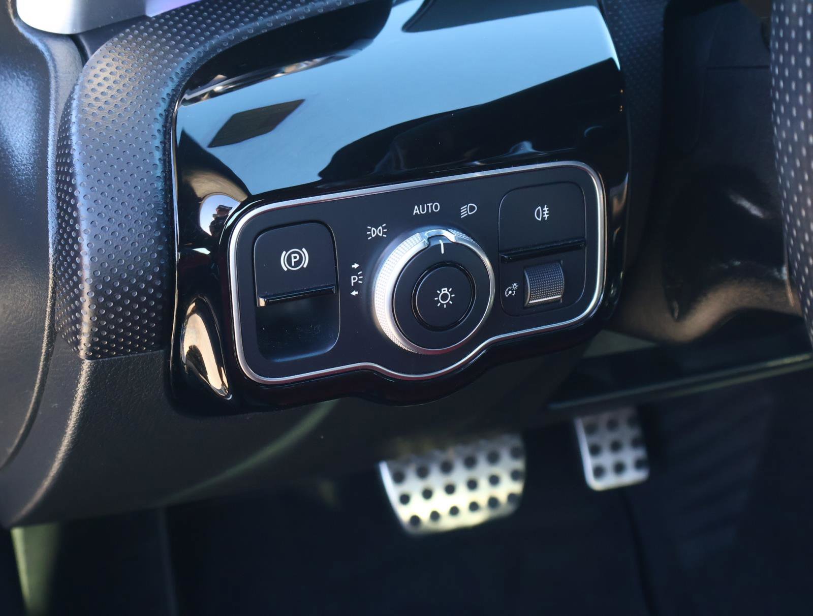 Used 2020 Mercedes-Benz CLA 250 image 23