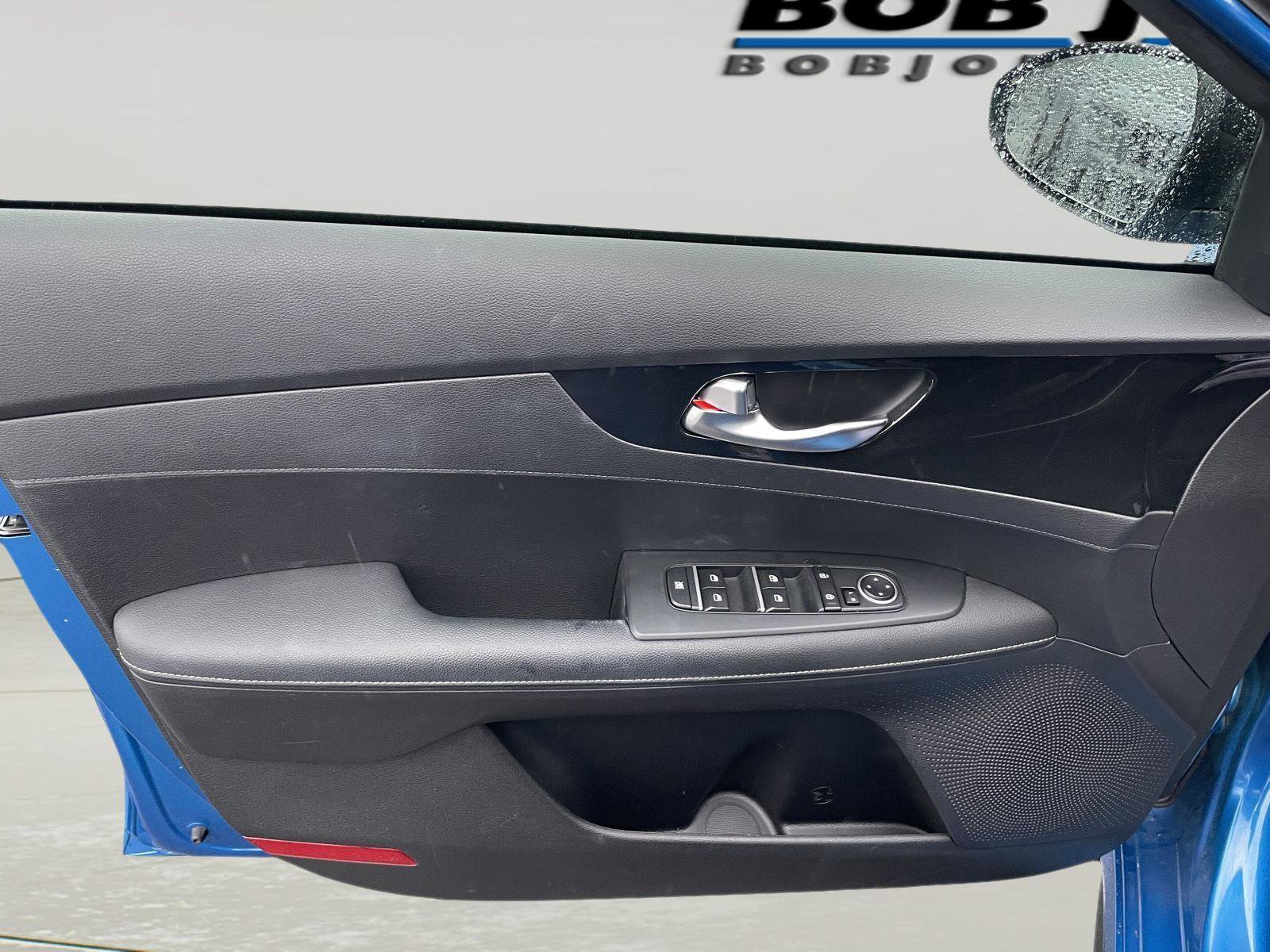 Used 2022 Kia Forte GT-Line w/ GT-Line Technology Package FWD image 21