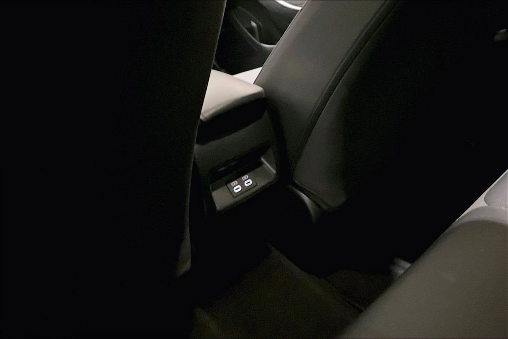 Used 2025 Toyota Corolla SE image 10