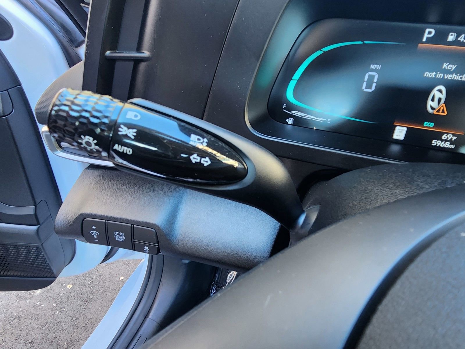 Certified 2025 Hyundai Elantra Blue image 14