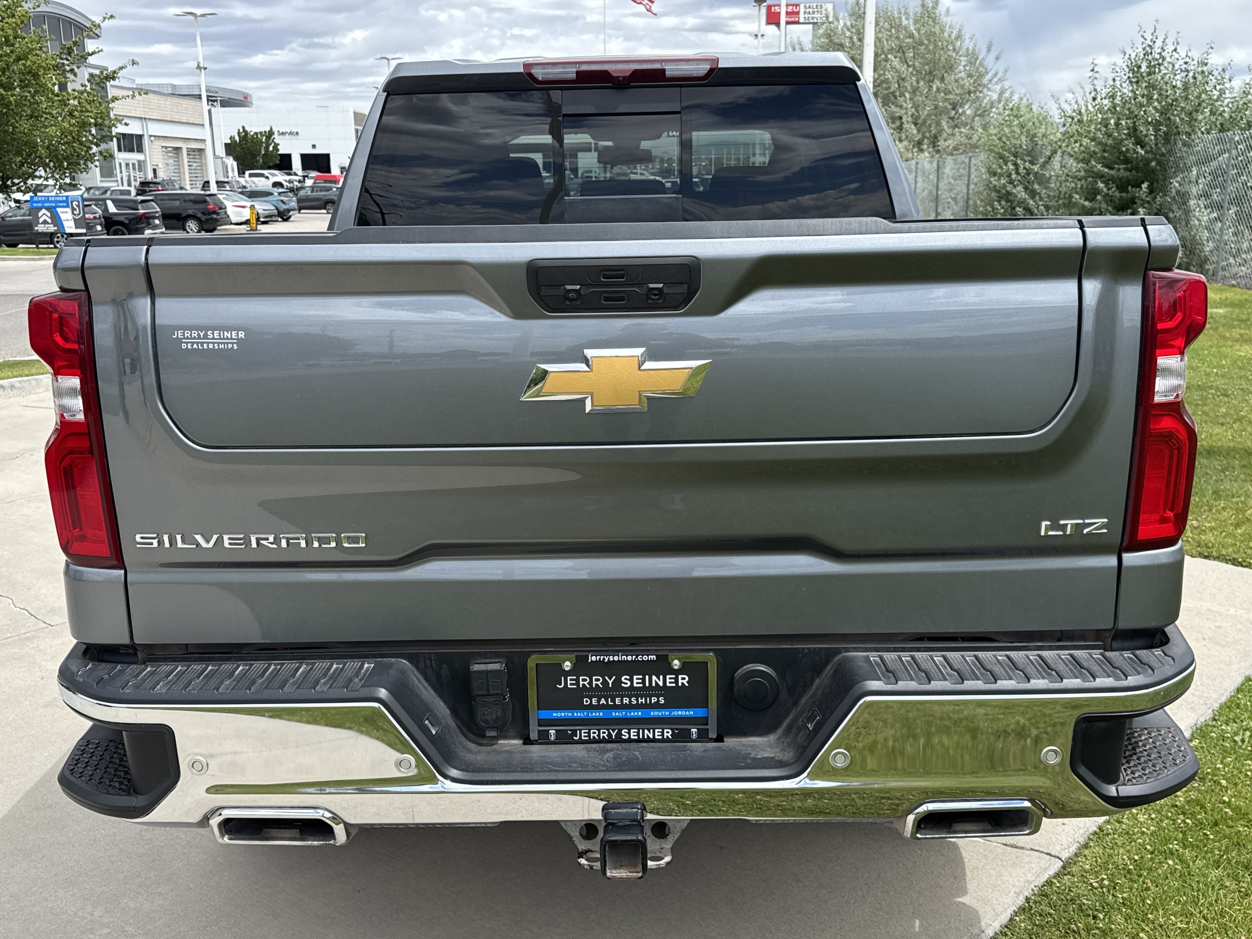 Used 2021 Chevrolet Silverado 1500 LTZ w/ Safety Package II AWD/4WD image 4
