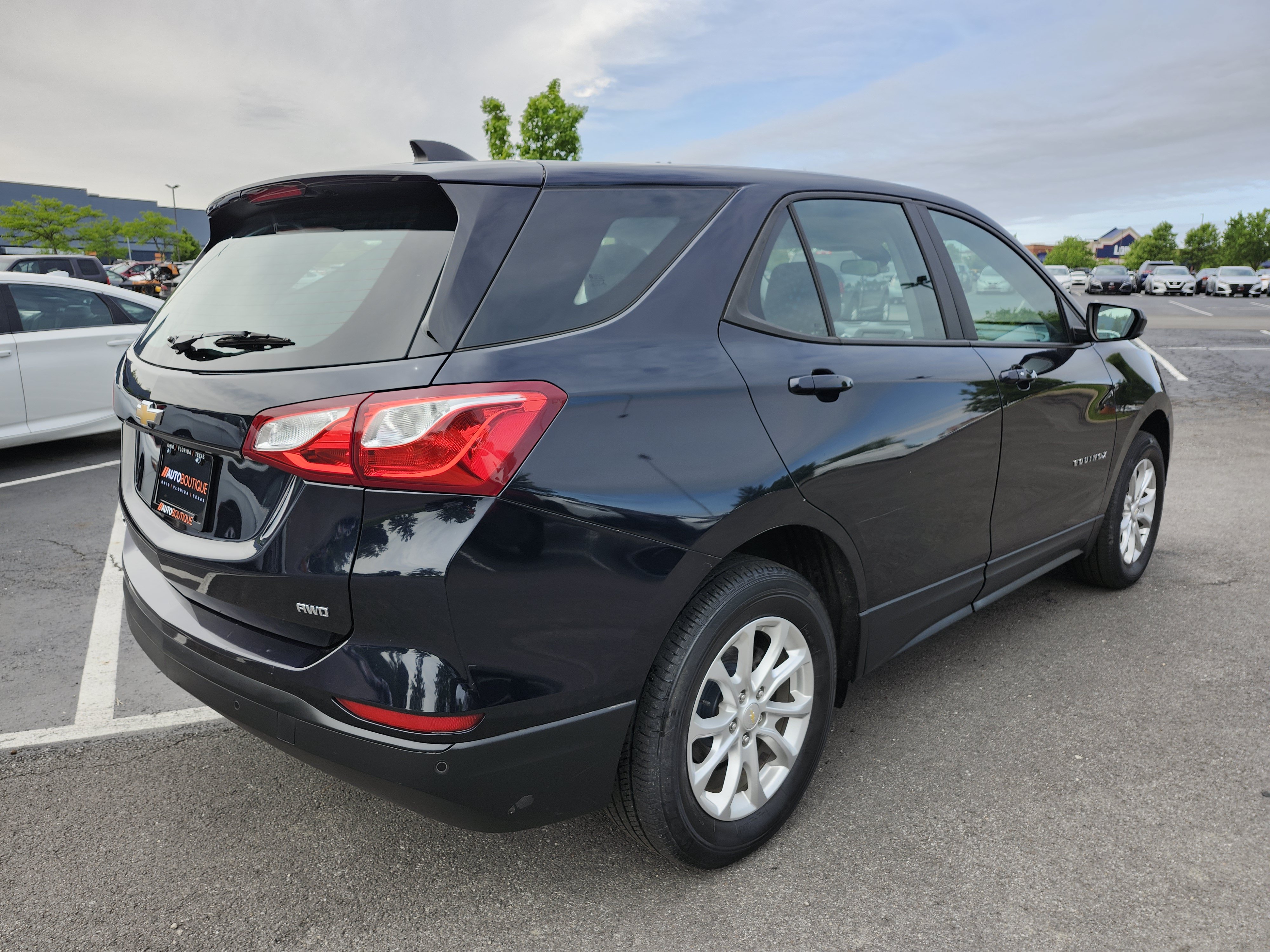 Used 2020 Chevrolet Equinox LS AWD/4WD image 16