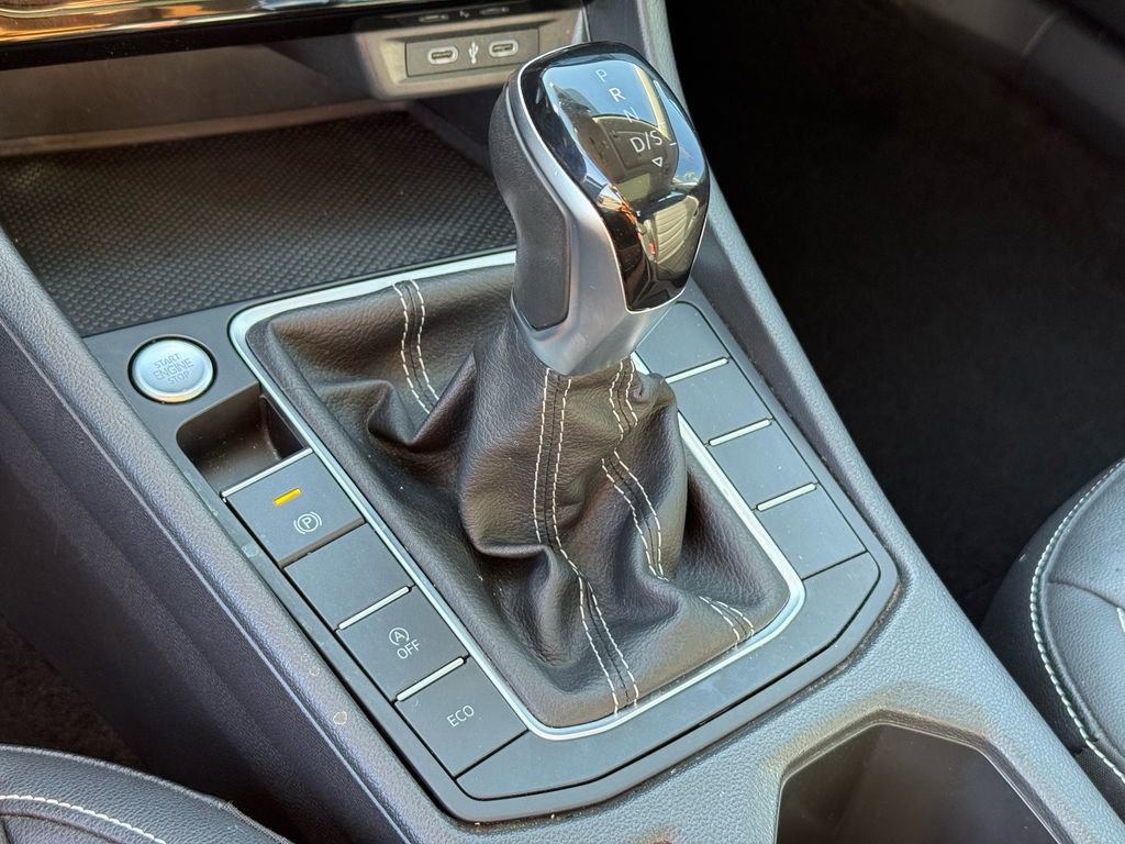 Used 2024 Volkswagen Jetta SE image 30