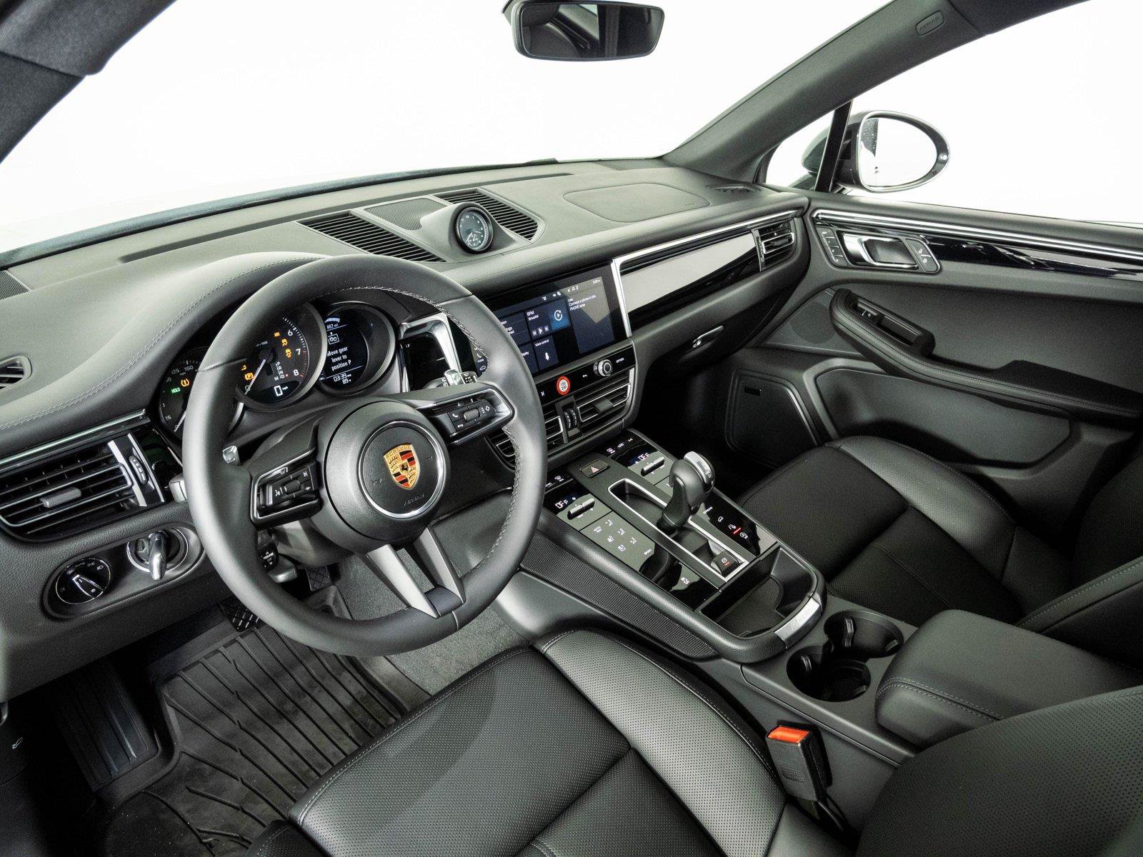 New 2026 Porsche Macan AWD/4WD image 4