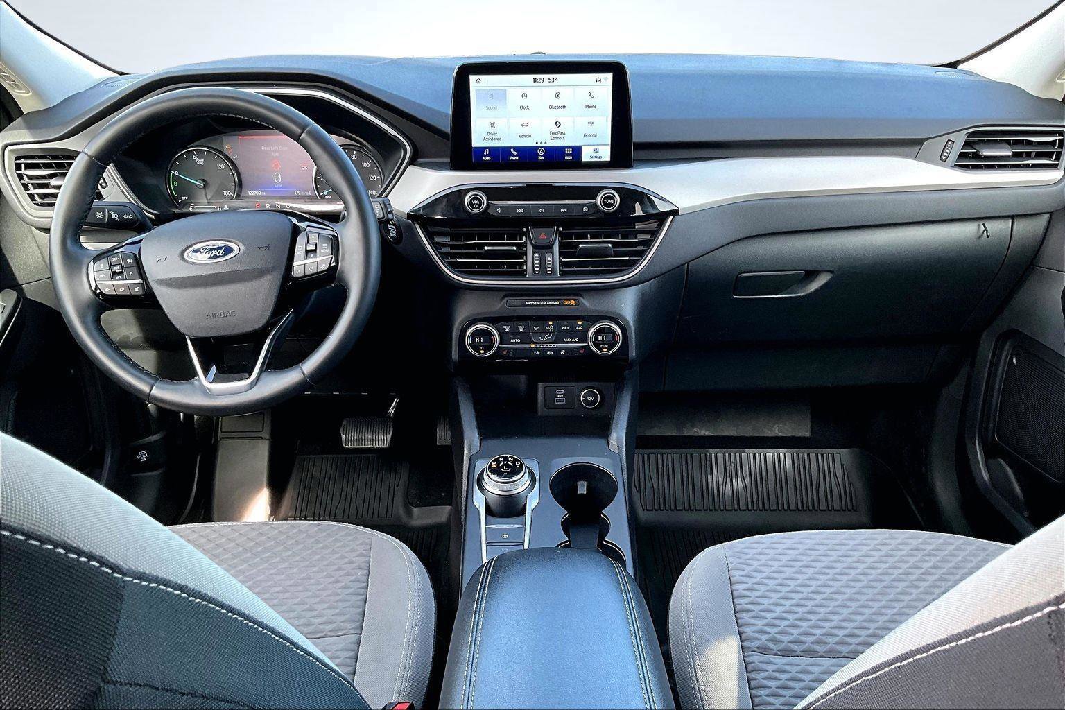 Used 2021 Ford Escape SE w/ SE Sport Appearance Package image 17