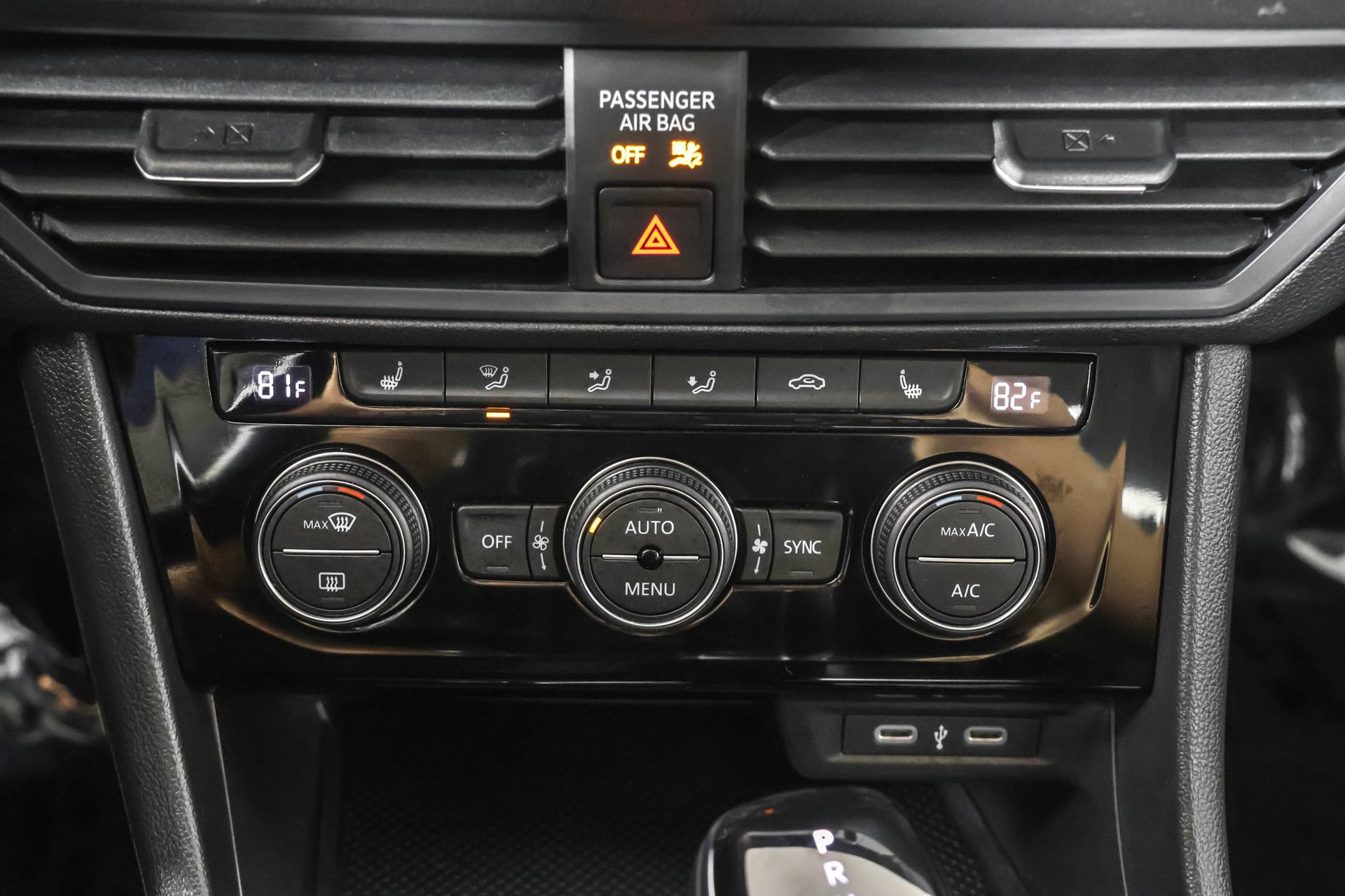 Used 2024 Volkswagen Jetta SE image 30