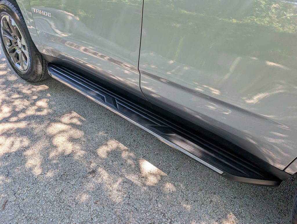 Used 2025 Chevrolet Tahoe LS RWD image 13