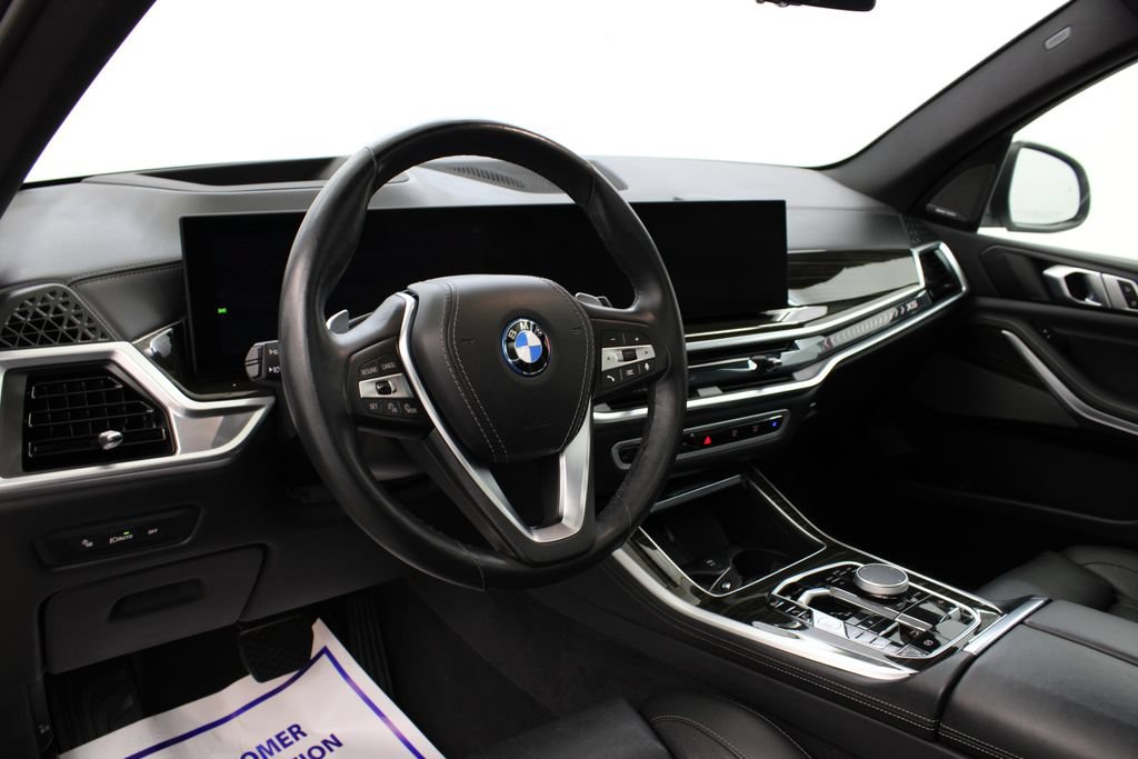 Used 2025 BMW X5 xDrive50e AWD/4WD image 17