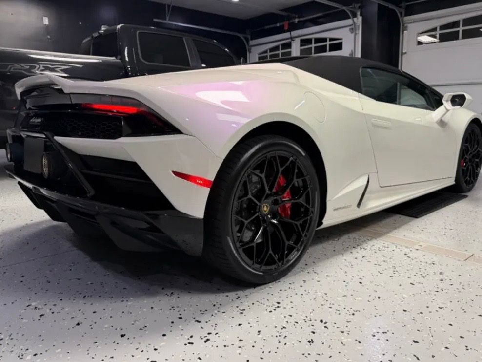 Used 2024 Lamborghini Huracan EVO AWD/4WD image 11