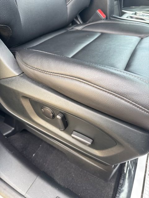 Used 2020 Ford Explorer XLT w/ Equipment Group 202A image 23