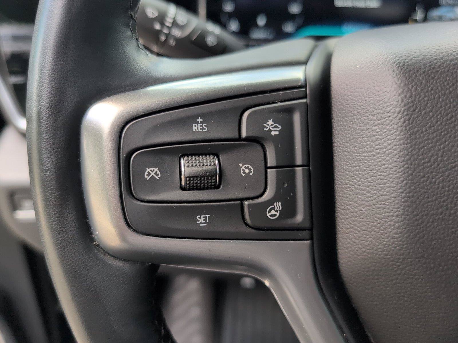 Used 2023 Chevrolet Silverado 1500 LT AWD/4WD image 28