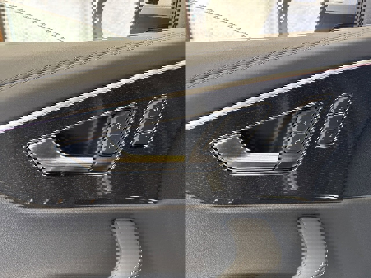 New 2025 Audi Q8 Prestige image 38