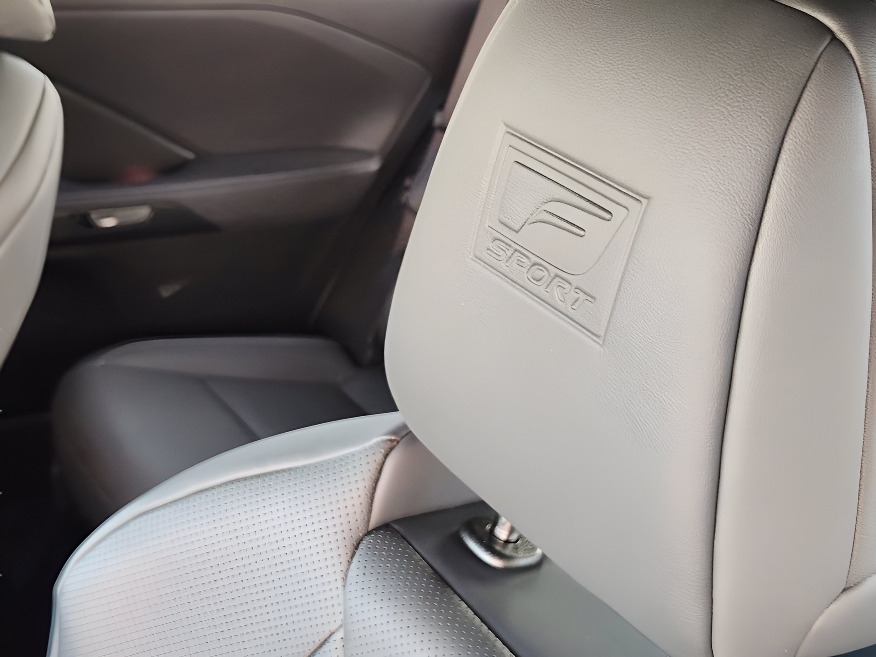Used 2025 Lexus TX 500h AWD w/ Technology Package image 9