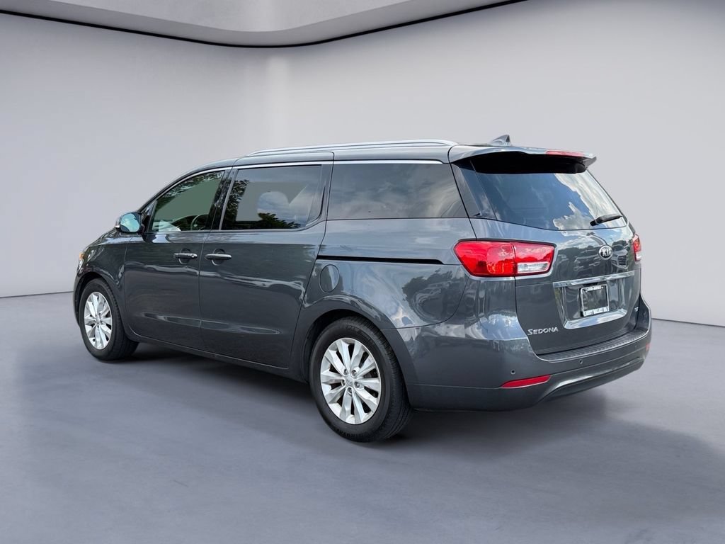 Used 2017 Kia Sedona EX FWD image 3