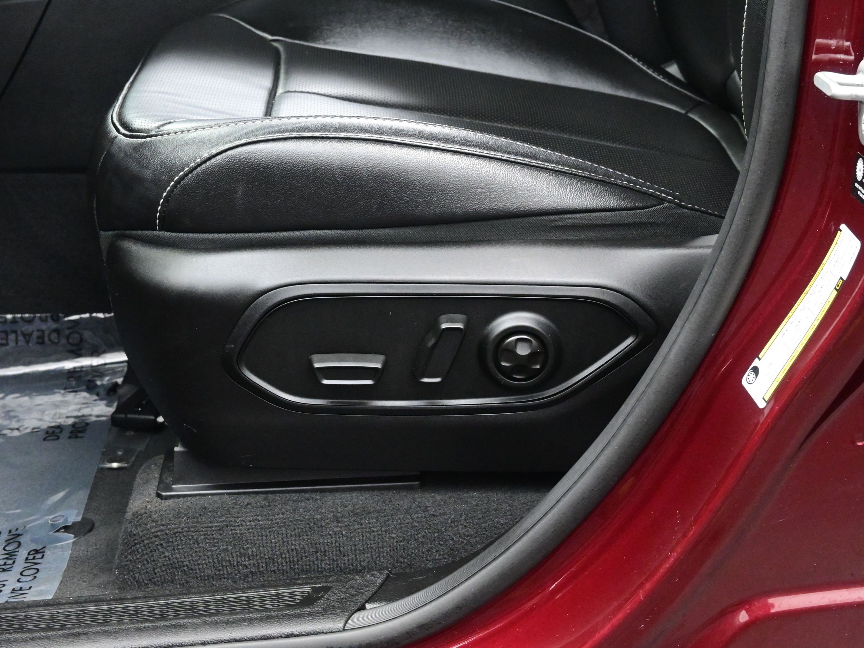 Used 2025 Jeep Grand Cherokee L Limited w/ Luxury Tech Group II image 11