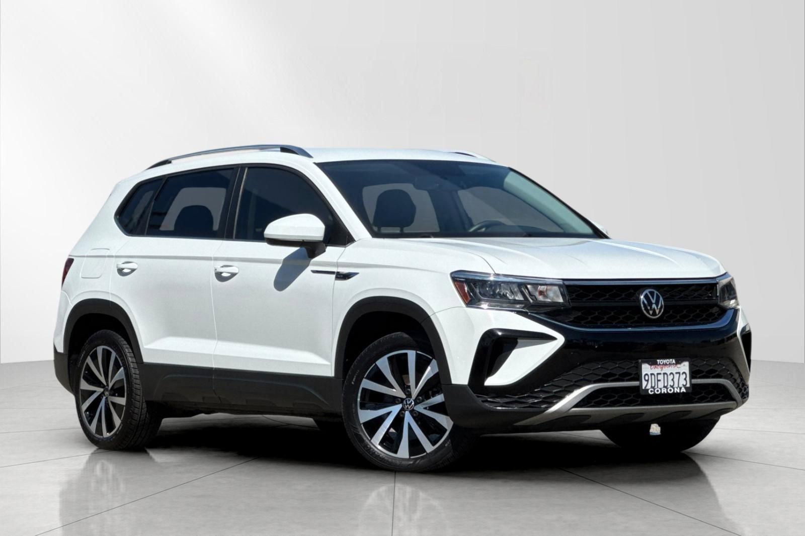 Used 2022 Volkswagen Taos SE image 1