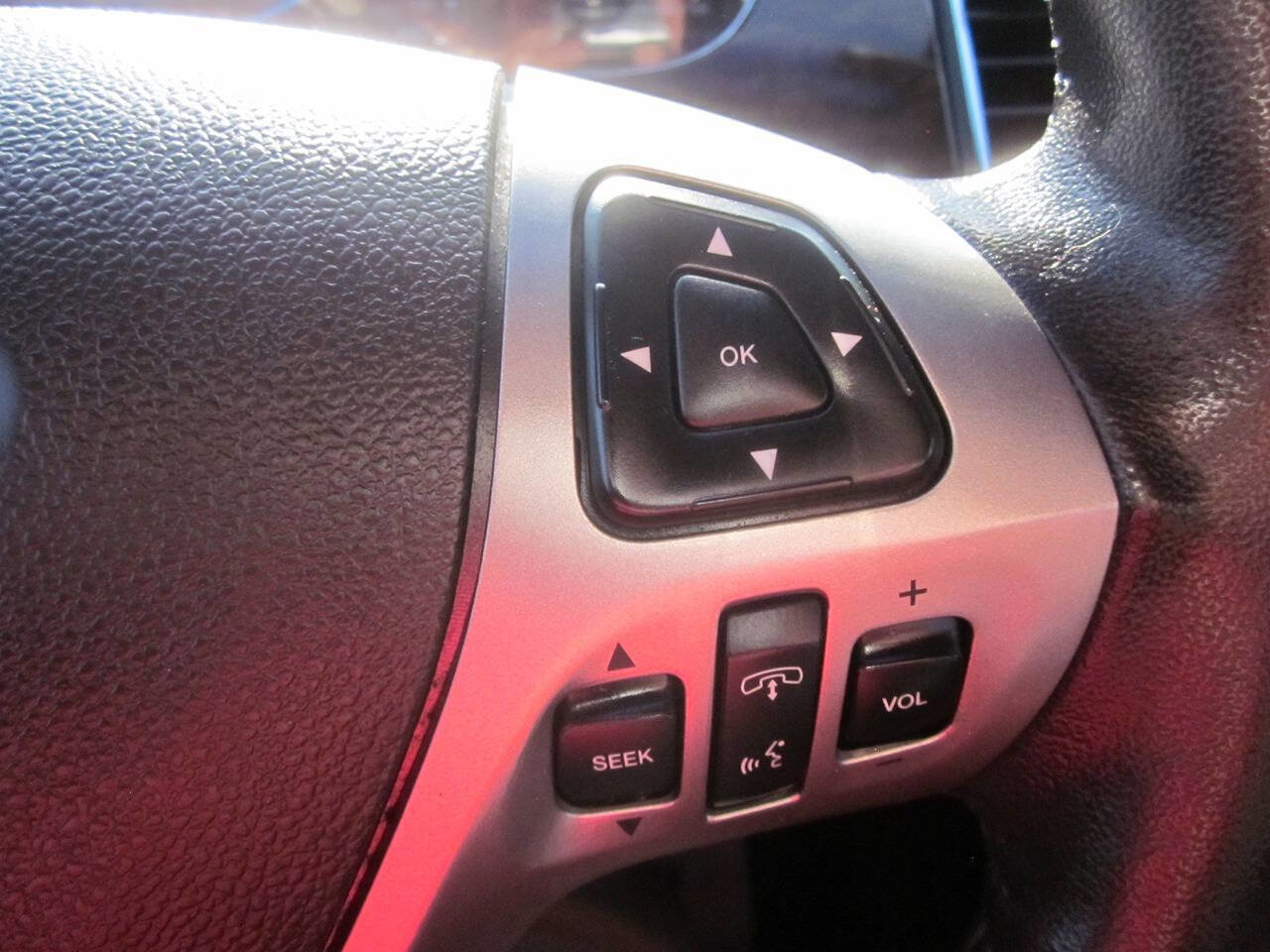 Used 2013 Ford Taurus Limited FWD image 24