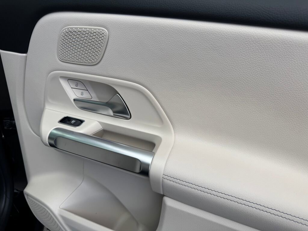 New 2026 Mercedes-Benz GLB 250 4MATIC image 20