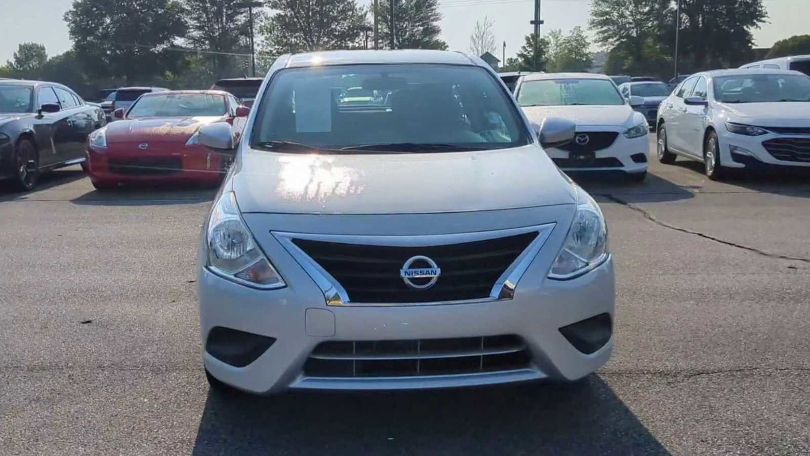 Used 2019 Nissan Versa S Plus image 3