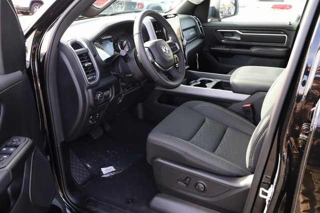 New 2026 RAM 1500 4x4 Crew Cab image 12