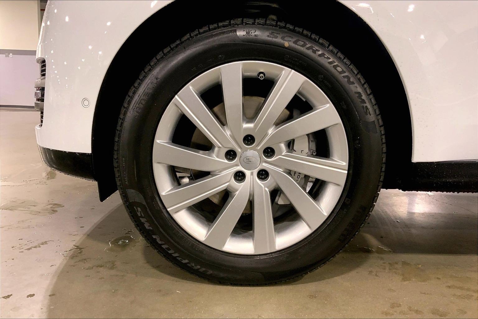 New 2025 Land Rover Range Rover SE image 11