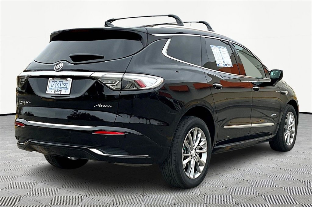 Used 2022 Buick Enclave Avenir w/ Avenir Technology Package image 2