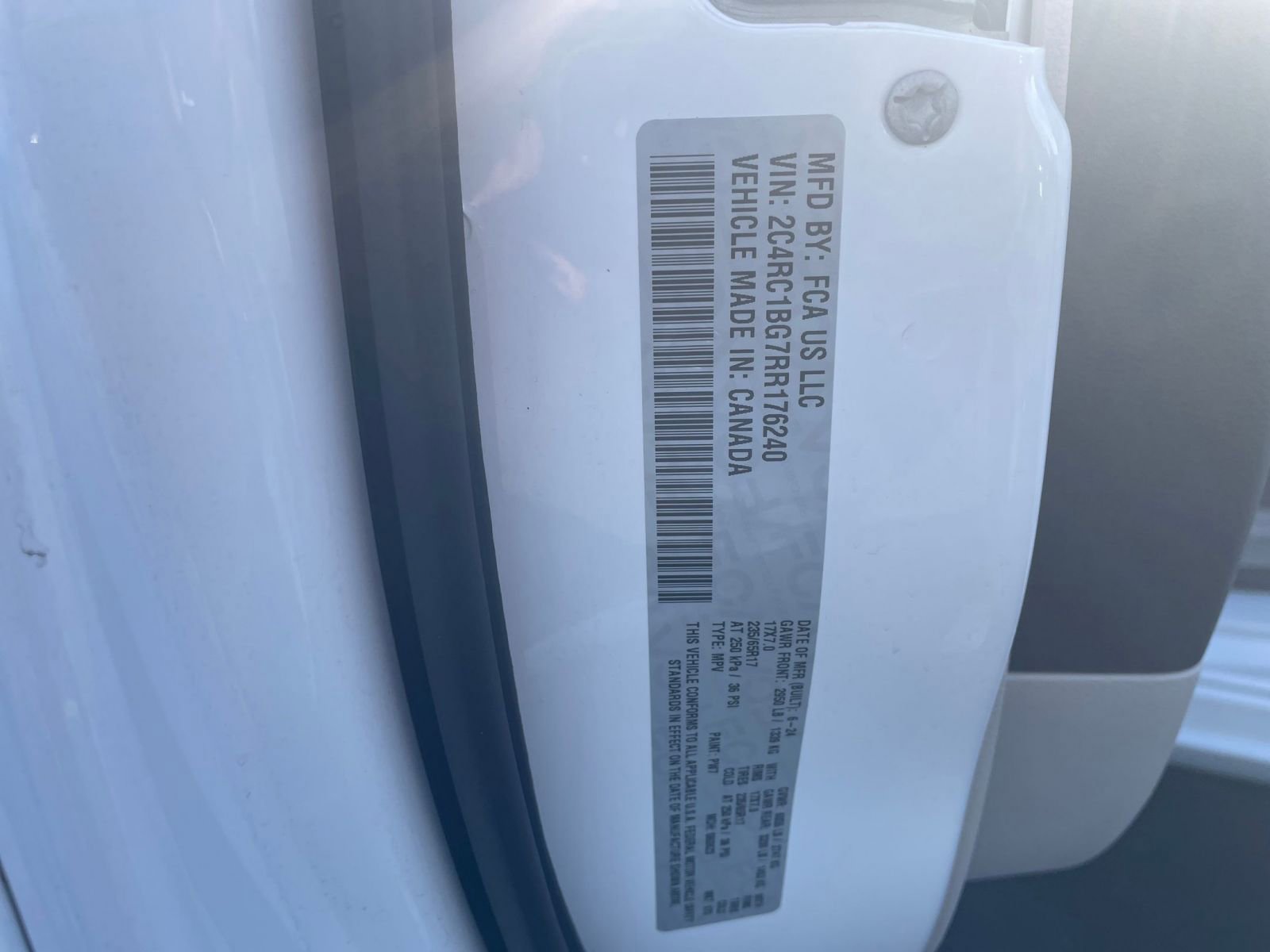 Used 2024 Chrysler Pacifica Touring-L image 25