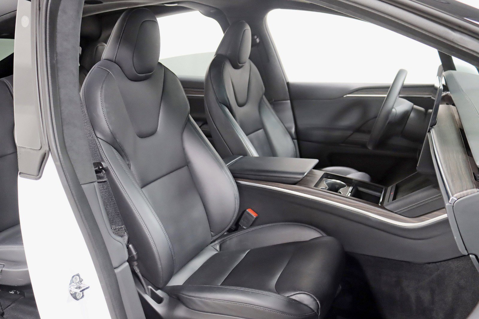 Used 2022 Tesla Model X image 30