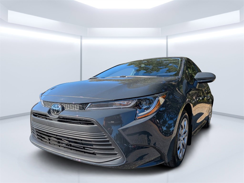 Used 2025 Toyota Corolla LE image 7