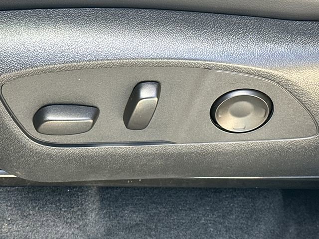 Used 2025 Buick Enclave Sport Touring image 38