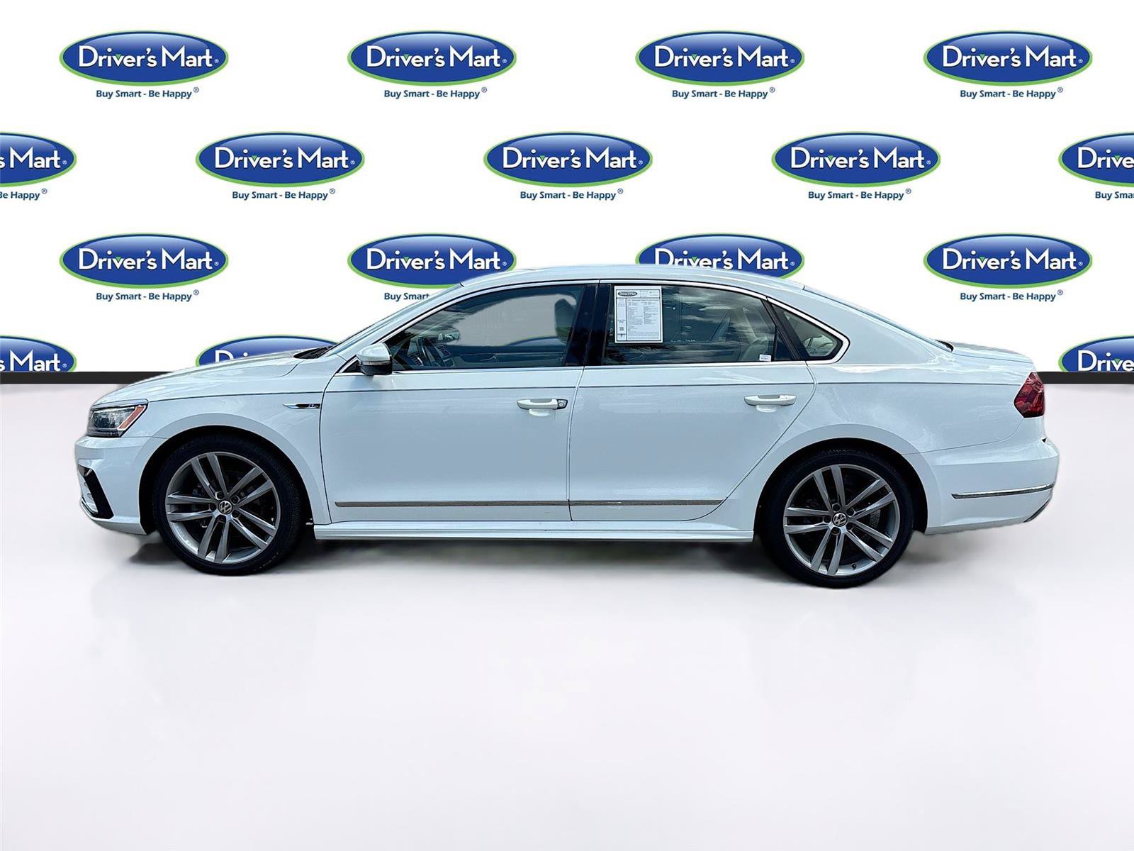 Used 2017 Volkswagen Passat 1.8T R-Line w/ R-Line Lighting Package FWD image 4