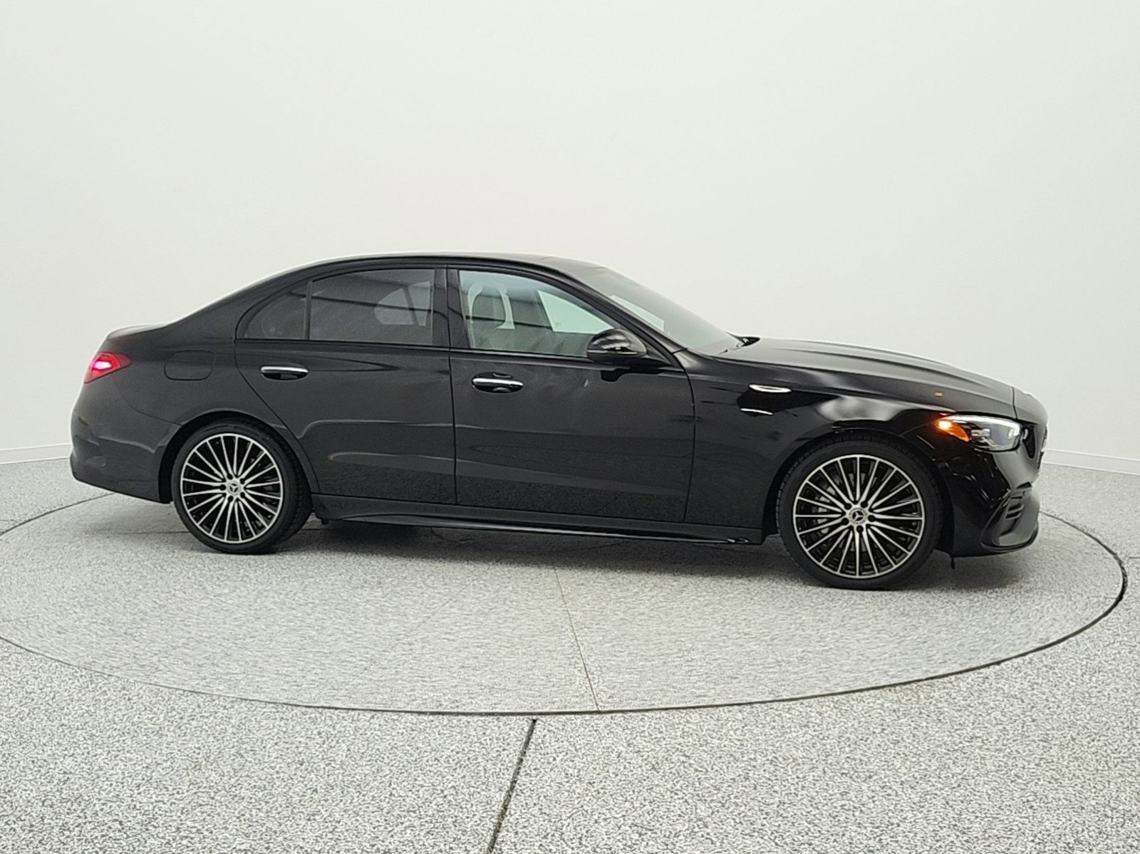 Used 2023 Mercedes-Benz C 300 Sedan image 4
