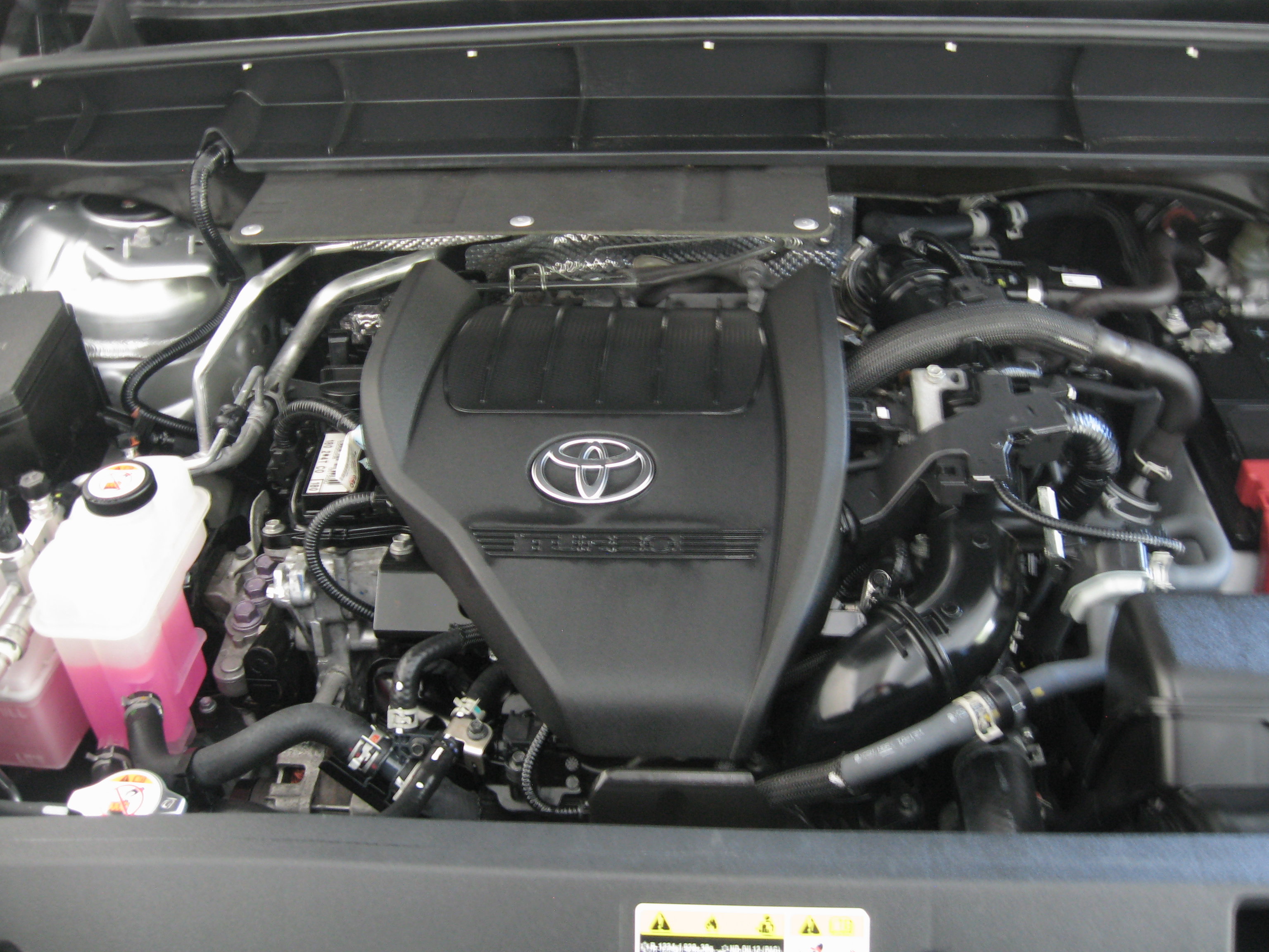Used 2023 Toyota Highlander XLE image 29