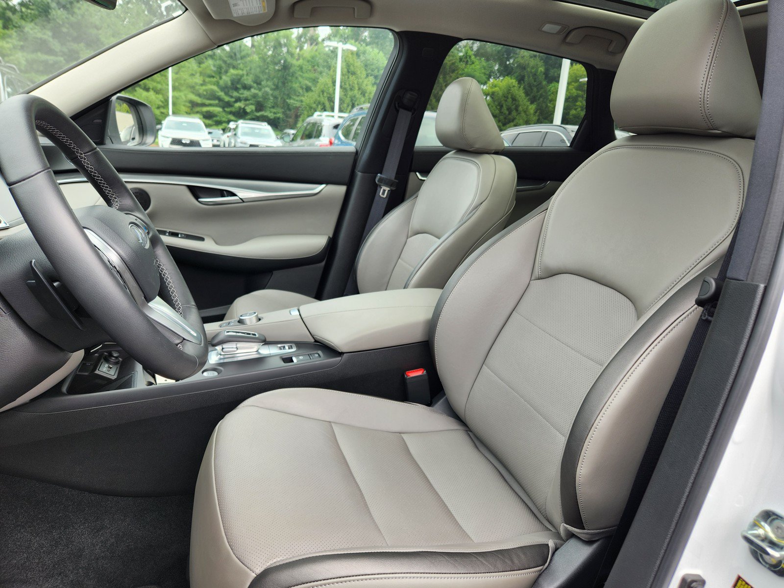 Used 2025 INFINITI QX50 Luxe AWD/4WD image 10