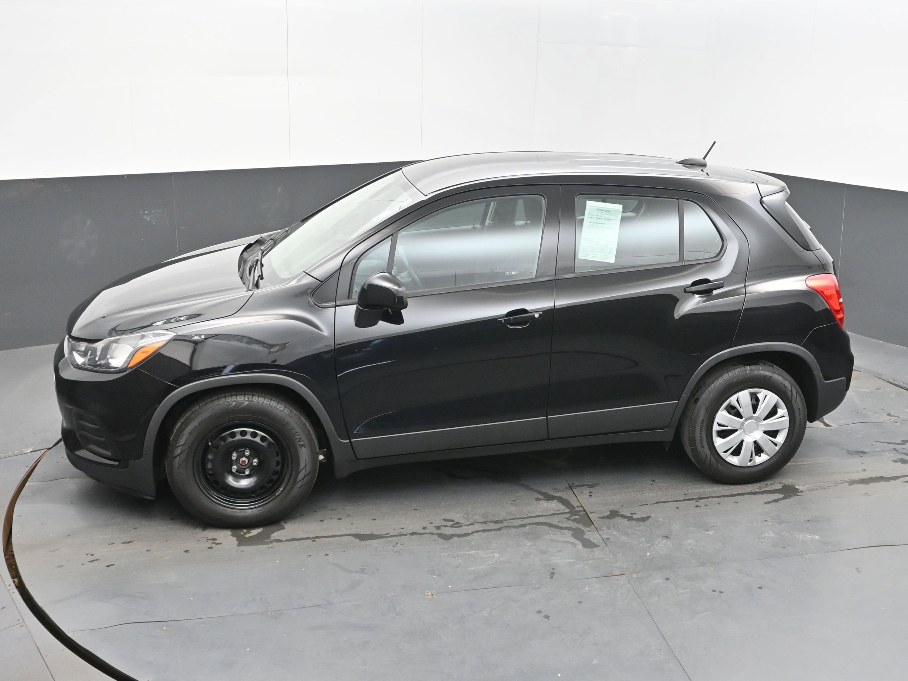 Used 2018 Chevrolet Trax LS image 29