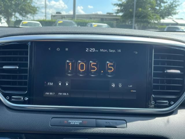Certified 2022 Kia Sportage EX w/ EX Technology Package FWD image 29