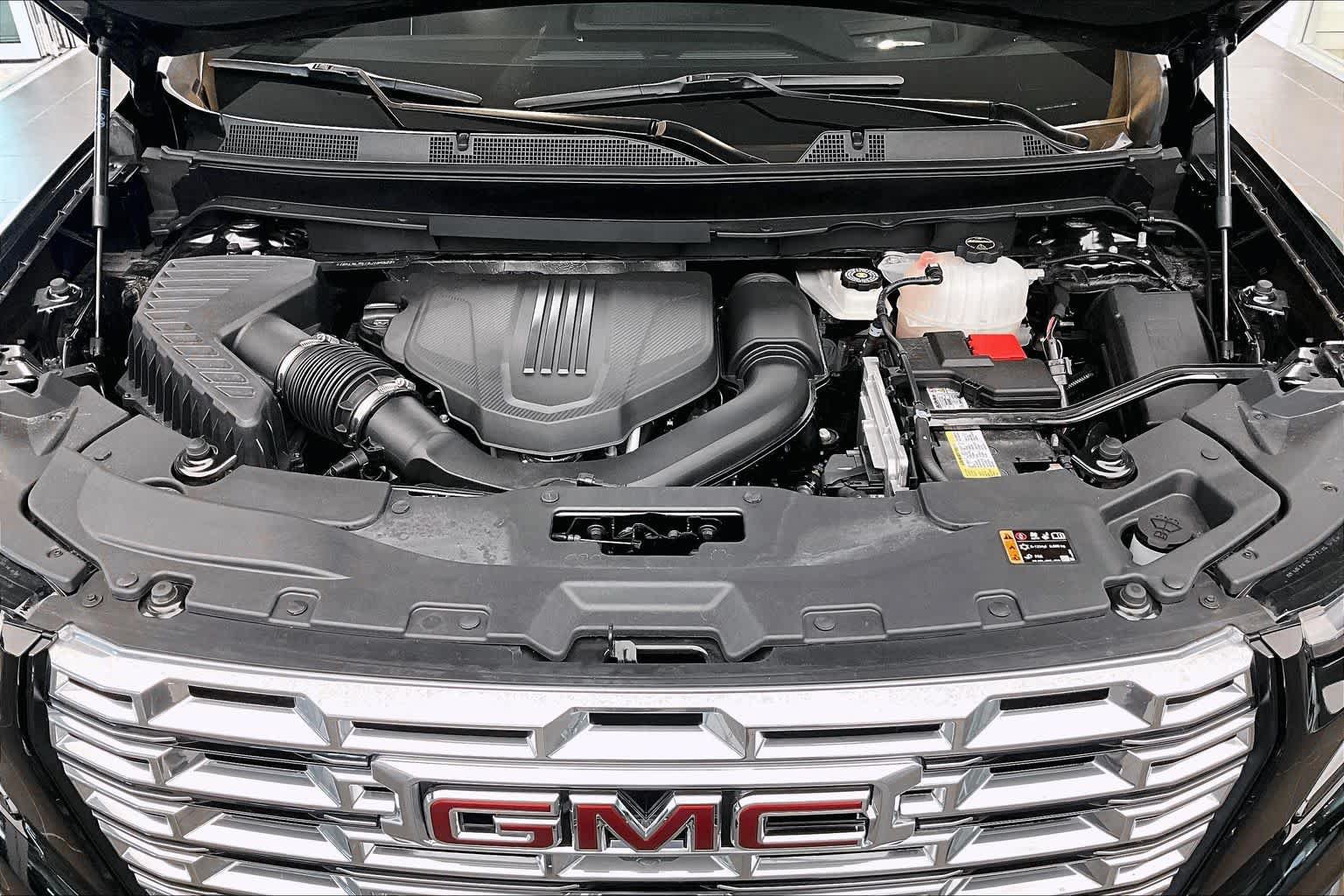 Used 2025 GMC Acadia Denali FWD image 29